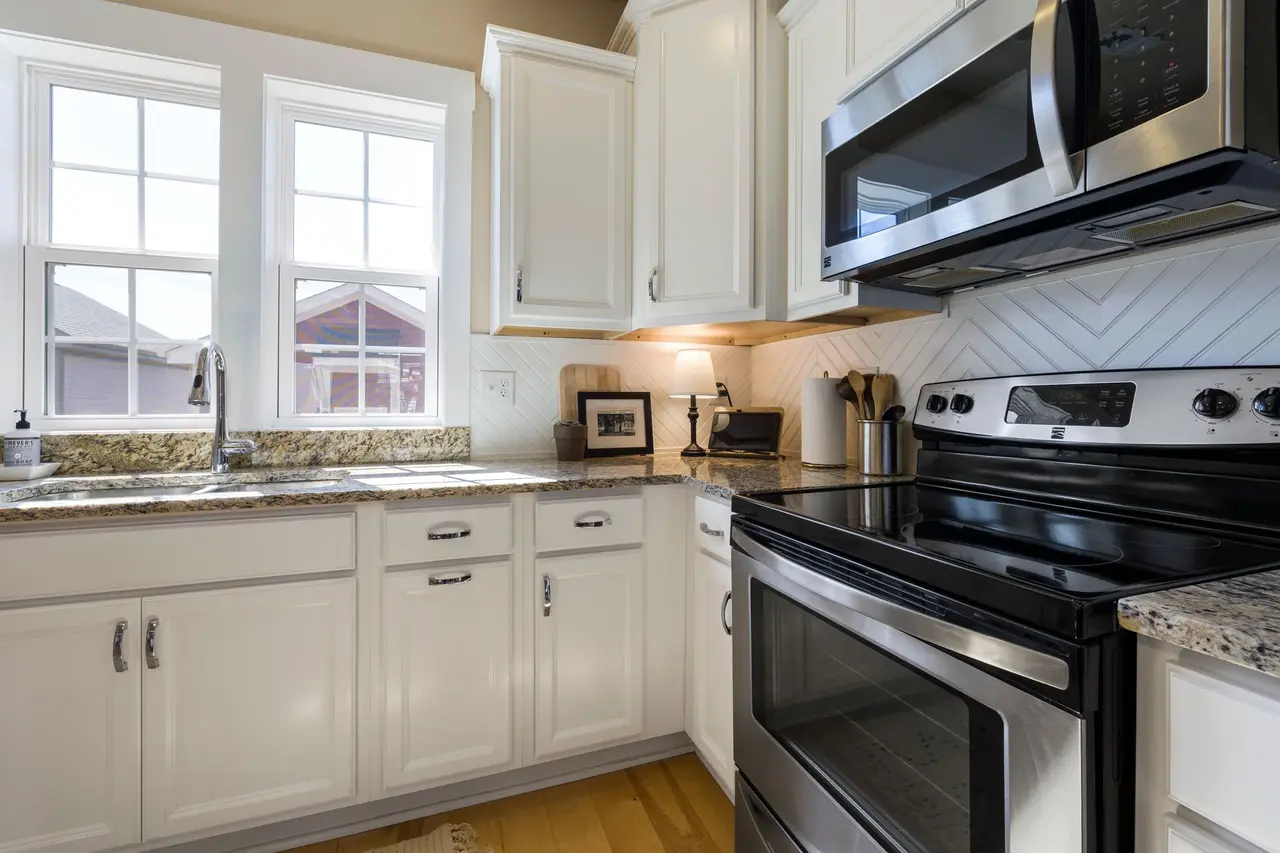 Cabinet Staining in District of Columbia